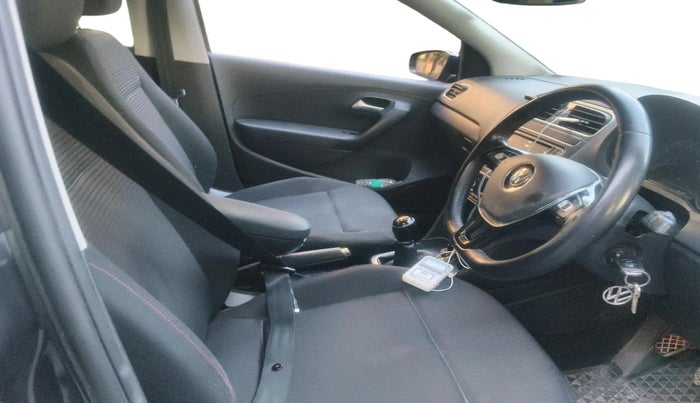 2022 Volkswagen Polo HIGHLINE PLUS 1.0, Petrol, Manual, 1,24,477 km, interior