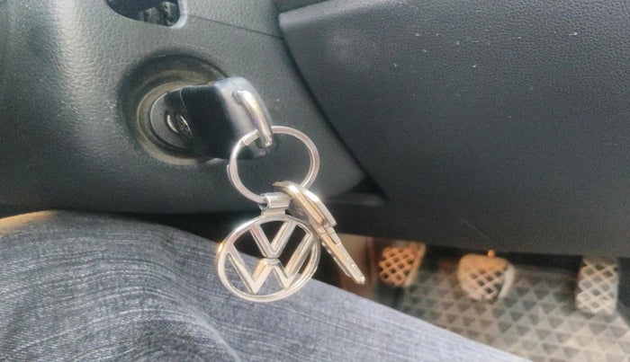 2022 Volkswagen Polo HIGHLINE PLUS 1.0, Petrol, Manual, 1,24,477 km, interior