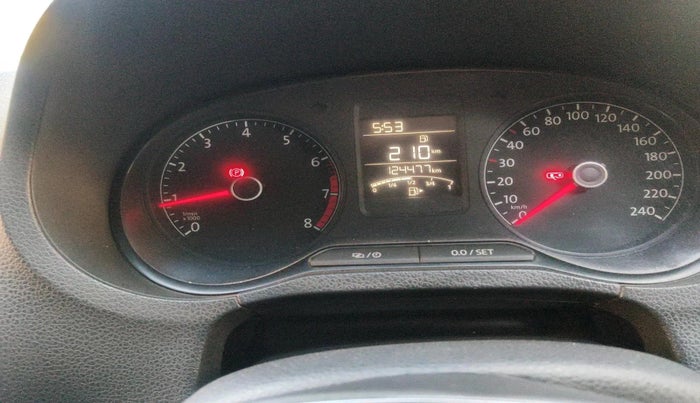 2022 Volkswagen Polo HIGHLINE PLUS 1.0, Petrol, Manual, 1,24,477 km, interior