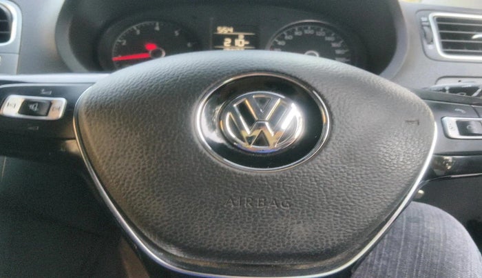 2022 Volkswagen Polo HIGHLINE PLUS 1.0, Petrol, Manual, 1,24,477 km, interior