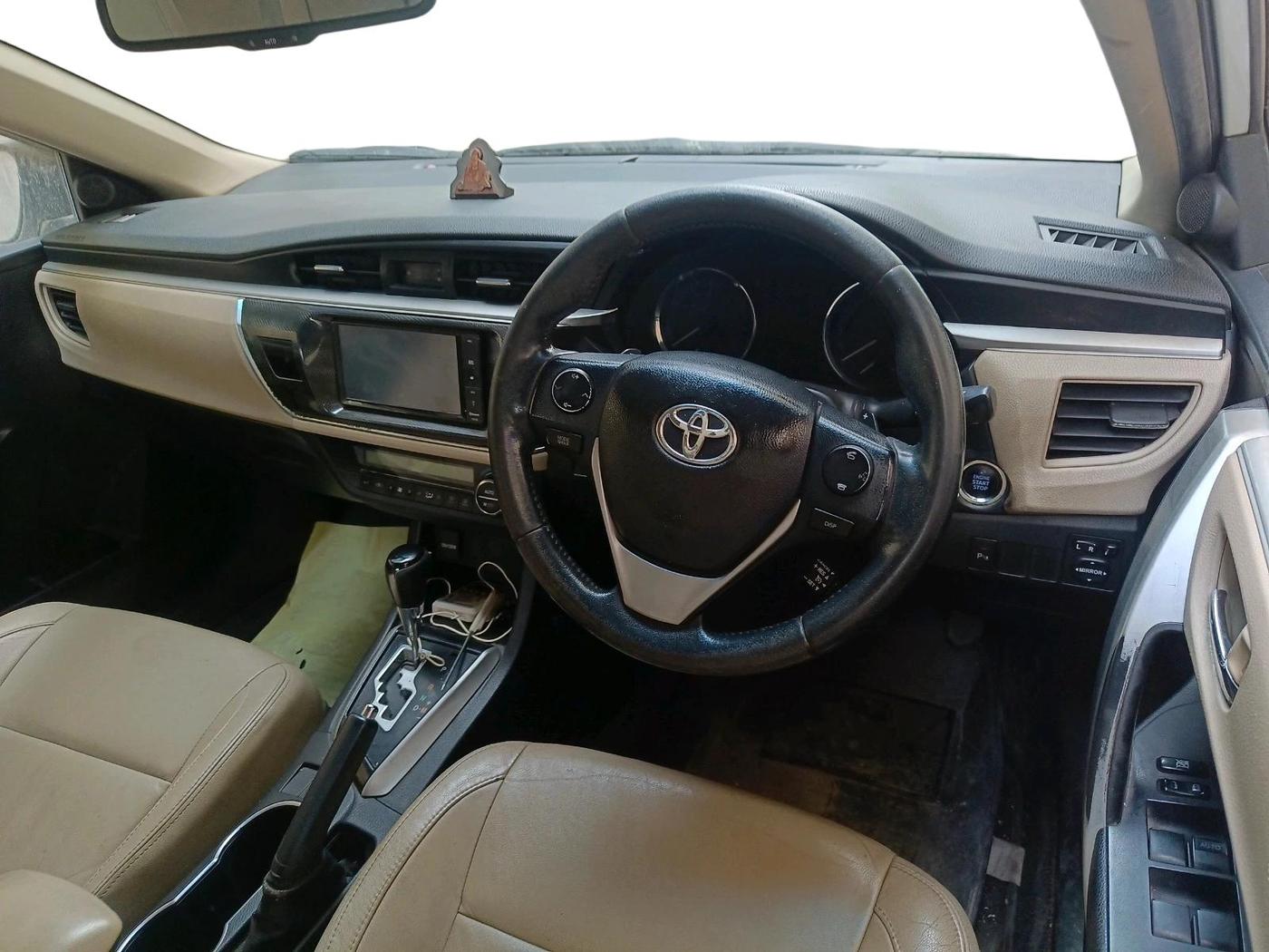 2016 Toyota Corolla Altis VL CVT PETROL, Petrol, Automatic, 1,87,806 km, interior