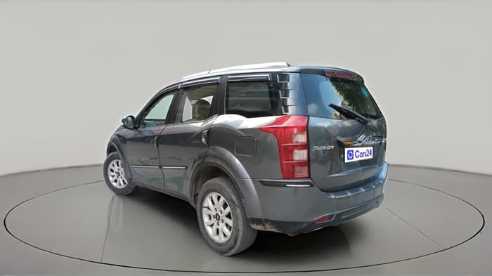 2017 Mahindra XUV500 W10 AT, Diesel, Automatic, 90,087 km, exterior