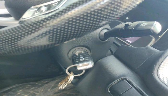 2021 KIA SONET HTK PLUS 1.0 IMT, Petrol, Manual, 87,395 km, interior