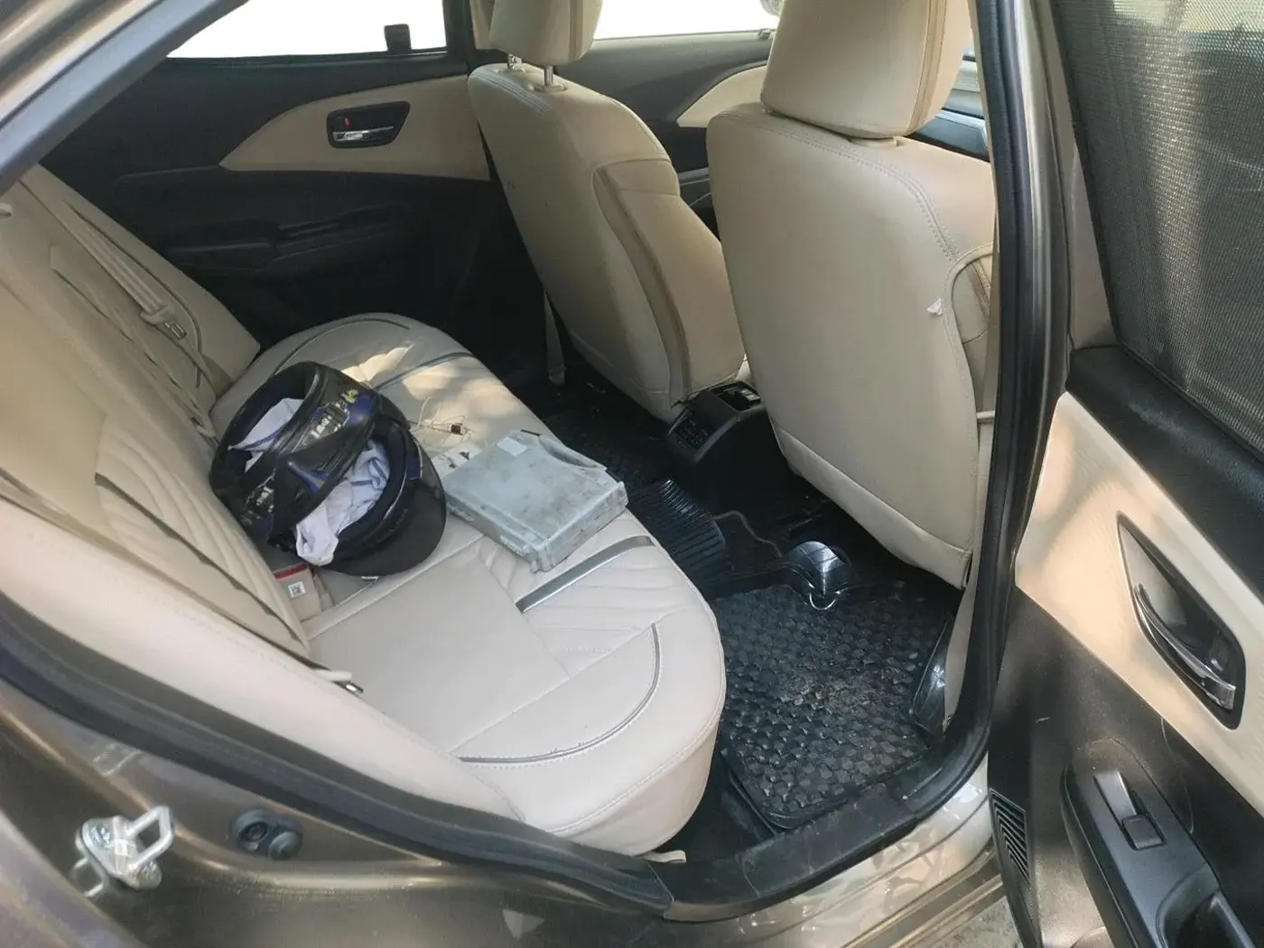2025 Maruti Dzire VXi CNG, CNG, Manual, 10,363 km, interior