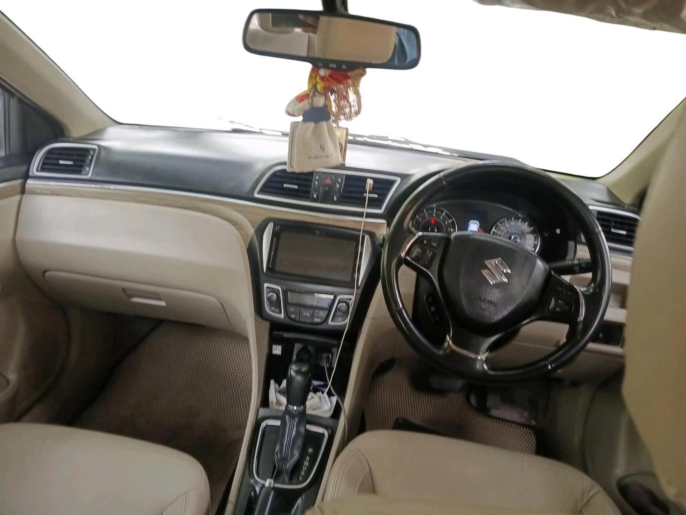 2018 Maruti Ciaz ALPHA  AT 1.5 SHVS PETROL, Petrol, Automatic, 1,13,742 km, interior