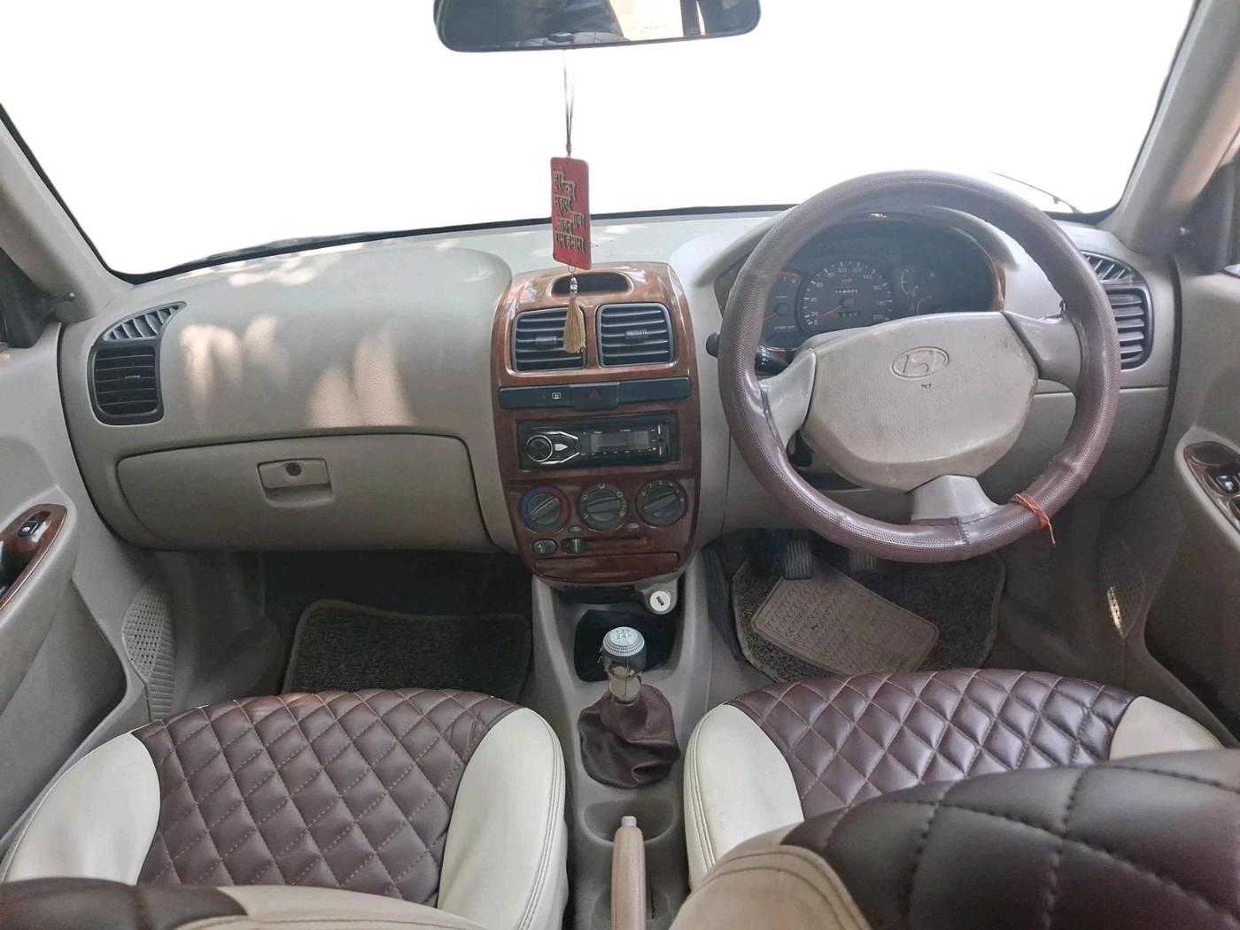 2012 Hyundai Accent GLE, CNG, Manual, 1,16,335 km, interior