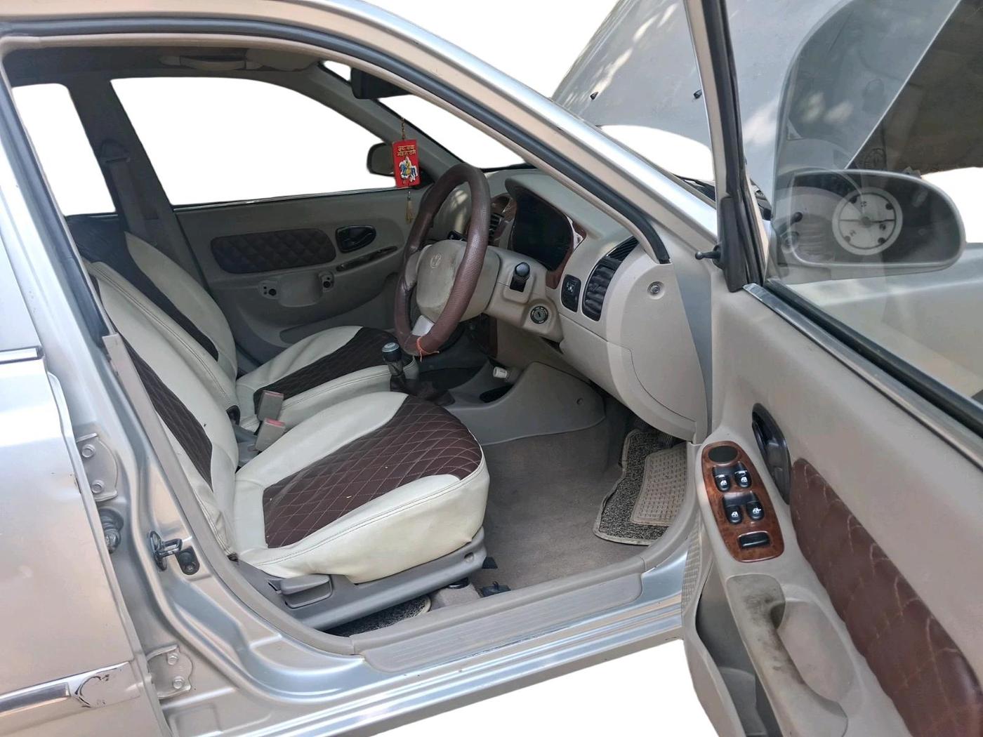 2012 Hyundai Accent GLE, CNG, Manual, 1,16,335 km, interior