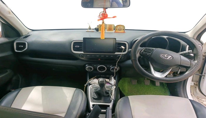 2022 Hyundai VENUE S+ 1.2, Petrol, Manual, 49,244 km, interior