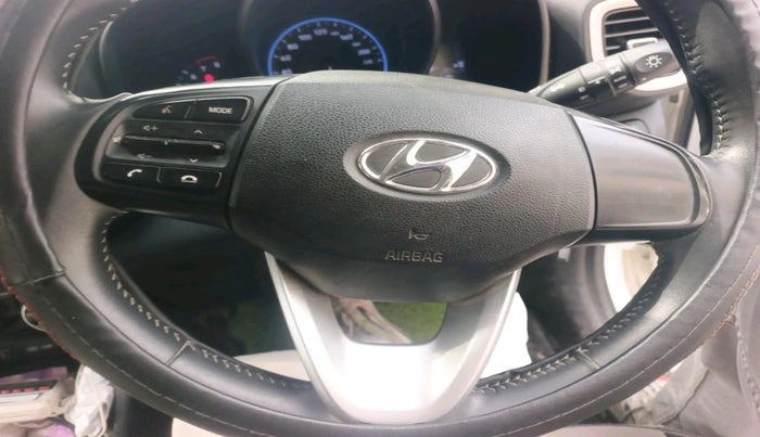 2022 Hyundai VENUE S+ 1.2, Petrol, Manual, 49,244 km, interior