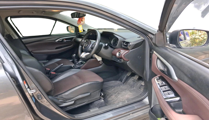 2023 Maruti Grand Vitara ALPHA SMART HYBRID, Petrol, Manual, 50,451 km, interior