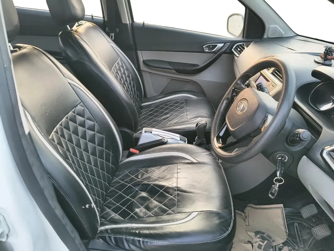 2018 Tata Tiago XZ PETROL, Petrol, Manual, 86,727 km, interior