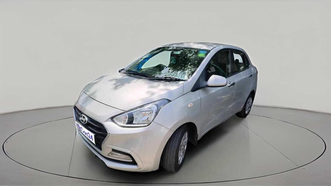 2017 Hyundai Xcent E+, Petrol, Manual, 1,18,682 km, exterior