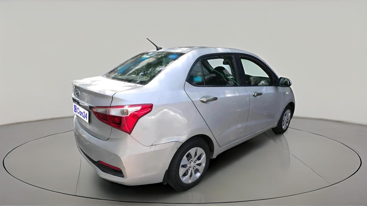 2017 Hyundai Xcent E+, Petrol, Manual, 1,18,682 km, exterior