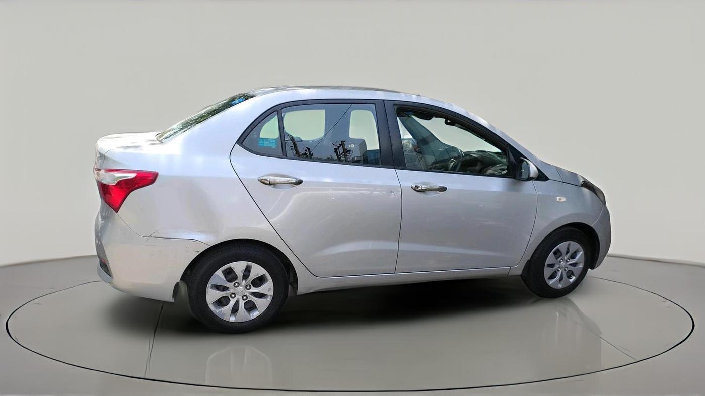 2017 Hyundai Xcent E+, Petrol, Manual, 1,18,682 km, exterior