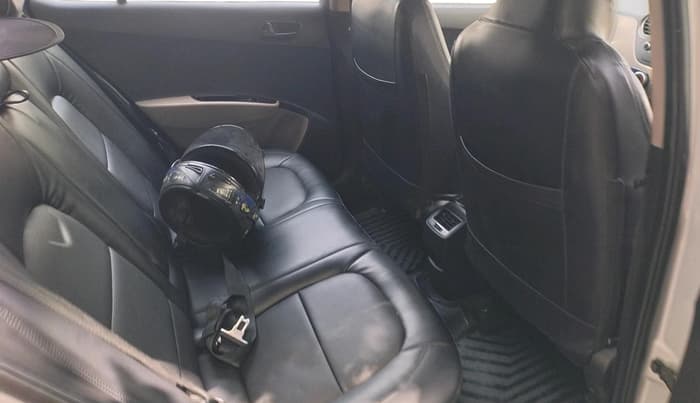 2017 Hyundai Xcent E+, Petrol, Manual, 1,18,682 km, interior