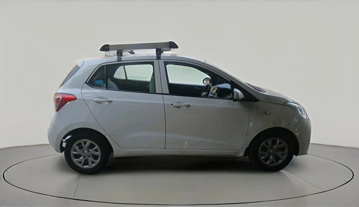 2017 Hyundai Grand i10 SPORTZ 1.2 KAPPA VTVT, Petrol, Manual, 1,08,891 km, exterior