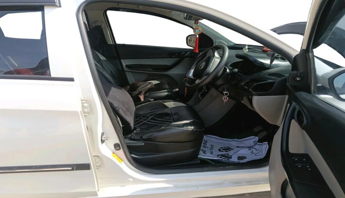 2017 Tata Tiago XT PETROL, Petrol, Manual, 56,287 km, interior
