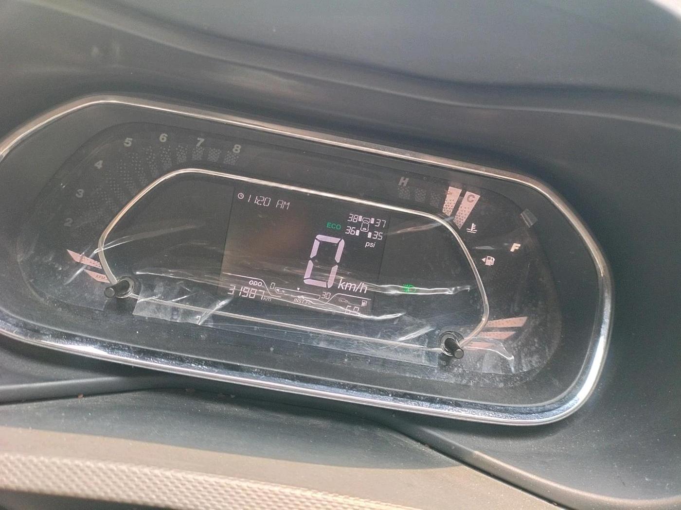 2022 Tata NEXON XZ PLUS (HS) PETROL, CNG, Manual, 31,987 km, interior
