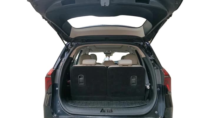 2023 Mahindra XUV700 AX 7 P MT 7 STR, Petrol, Manual, 81,036 km, exterior