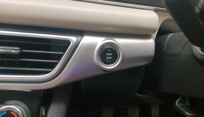 2023 Mahindra XUV700 AX 7 P MT 7 STR, Petrol, Manual, 81,036 km, interior