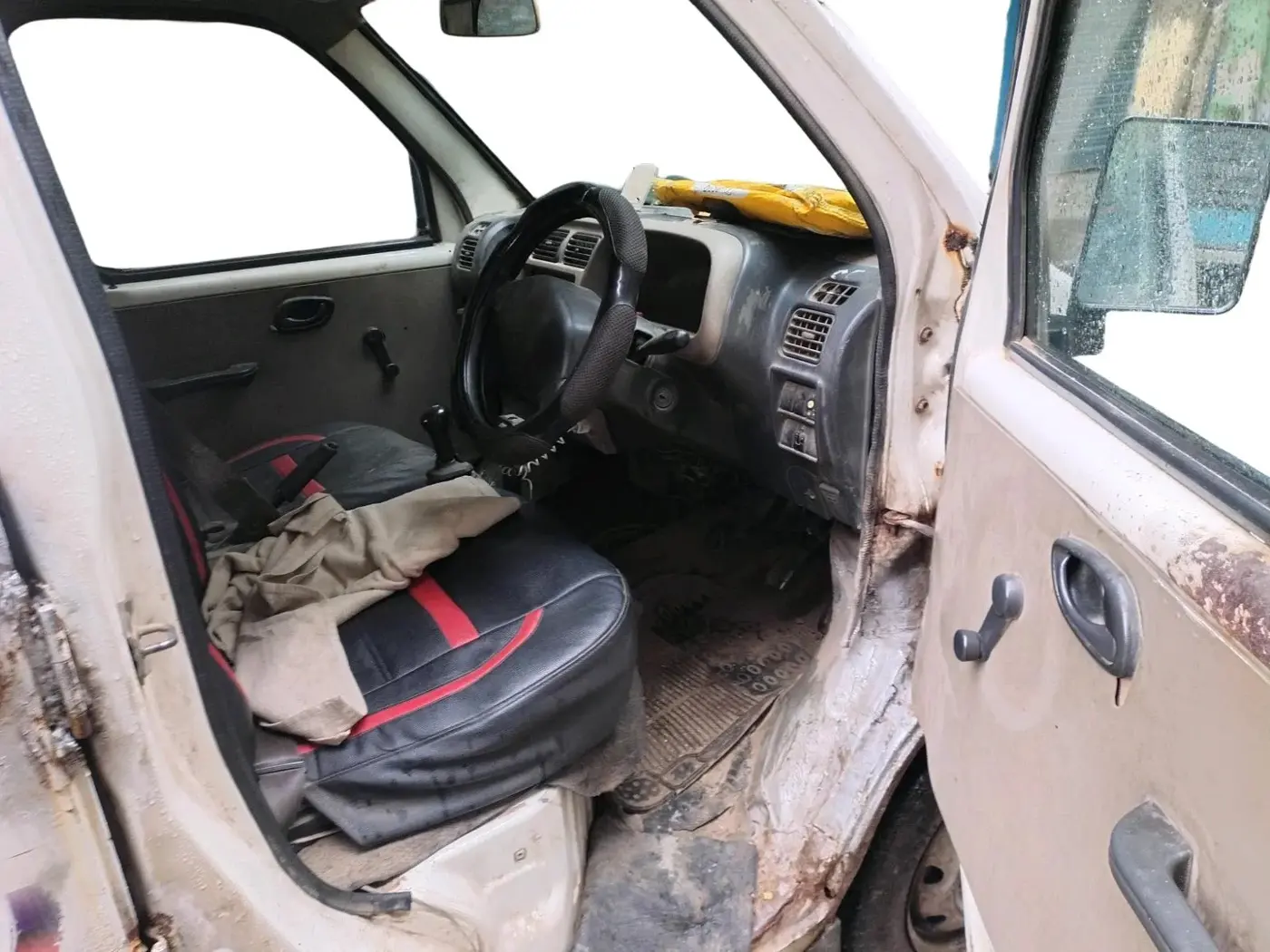 2012 Maruti Eeco 5 STR CNG WITH HTR, CNG, Manual, 2,54,471 km, interior