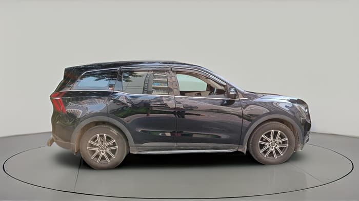 2025 Mahindra XUV700 AX 7 LUXURY P AT 7 STR, Petrol, Automatic, 5,372 km, exterior