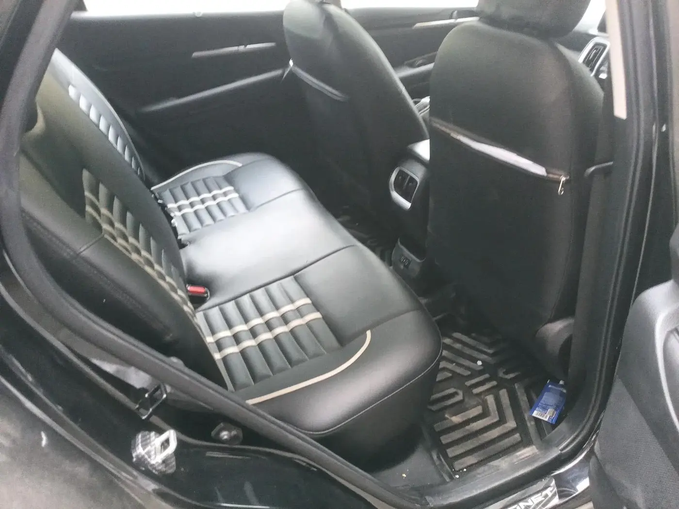 2024 KIA SONET HTK (O) 1.2 Petrol MT, Petrol, Manual, 23,686 km, interior