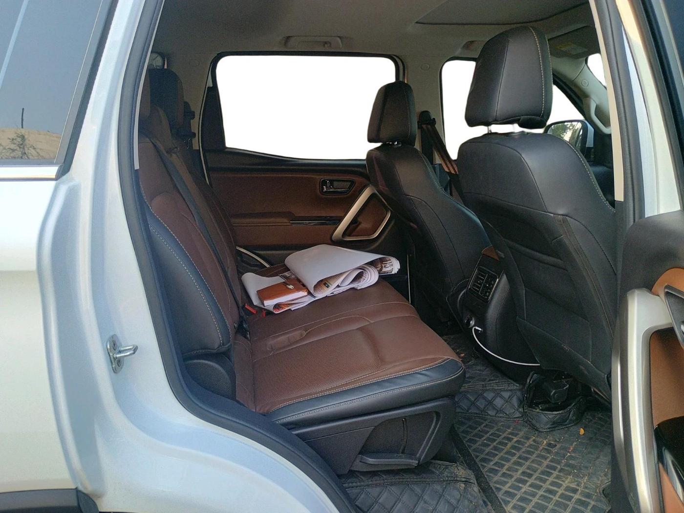 2025 Mahindra SCORPIO-N Z8 S Diesel MT 2WD 7 STR, Diesel, Manual, 22,500 km, interior