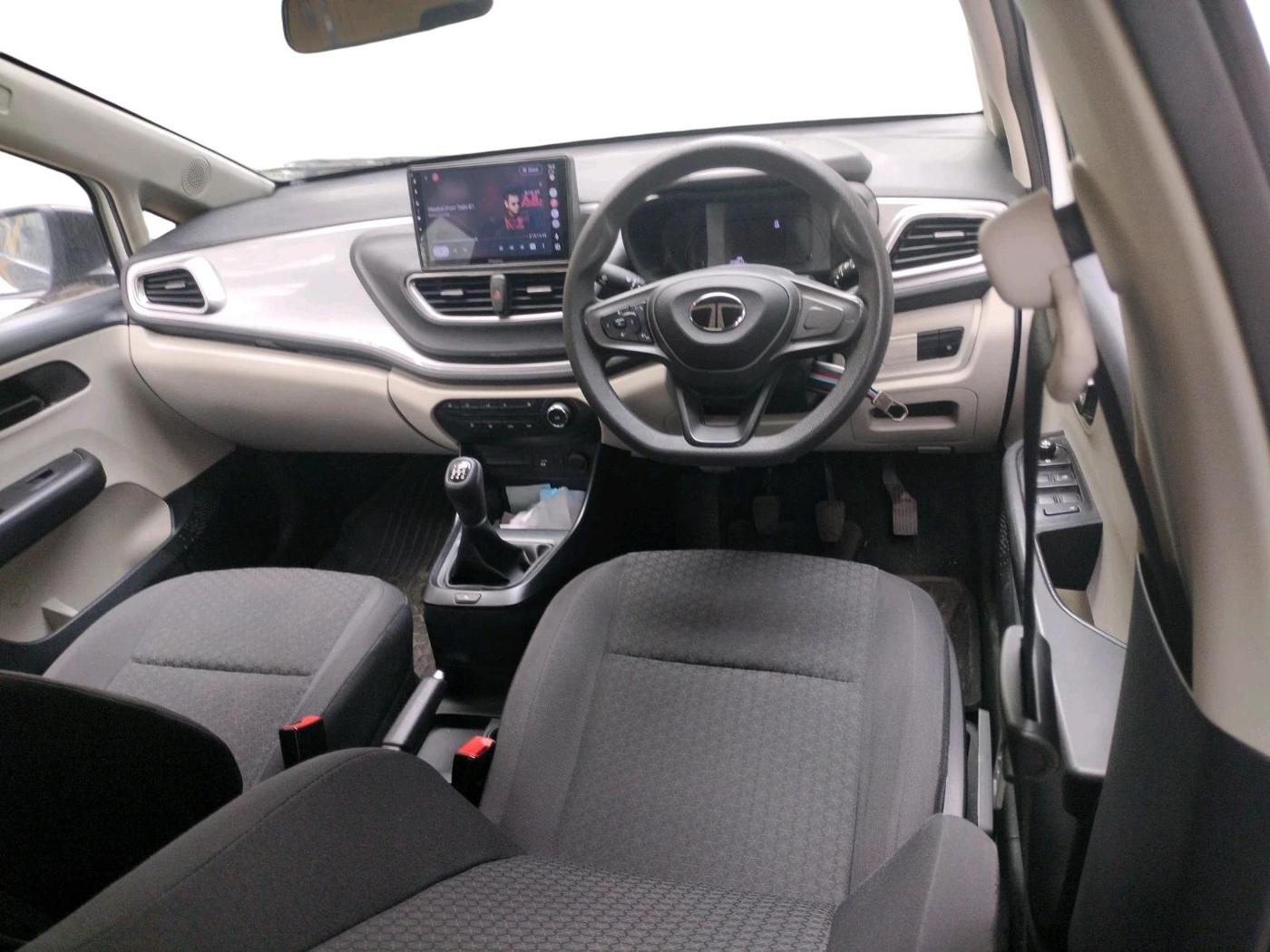 2025 Tata ALTROZ XM PETROL, Petrol, Manual, 20,860 km, interior