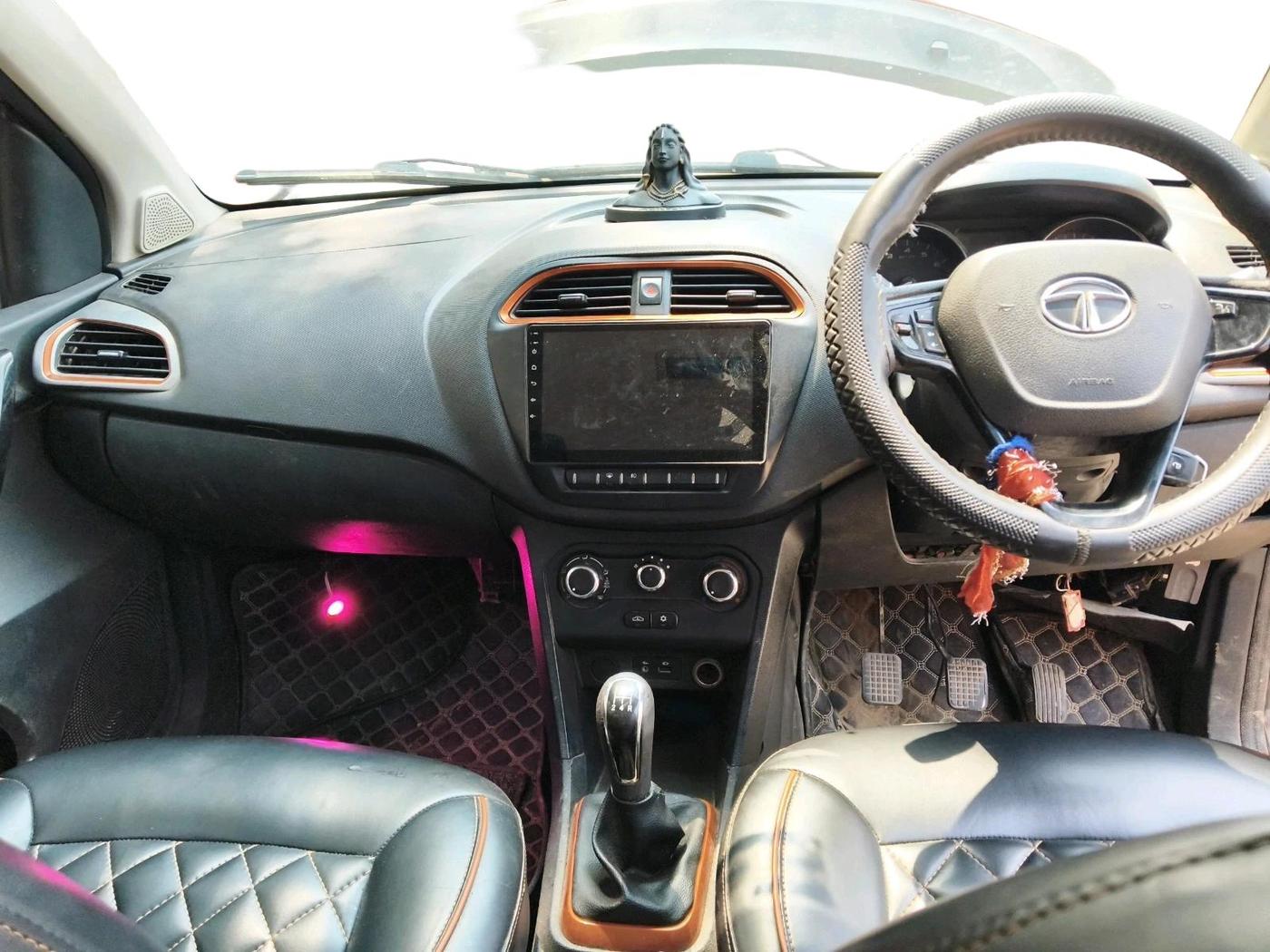 2018 Tata TIAGO NRG PETROL, CNG, Manual, 70,701 km, interior