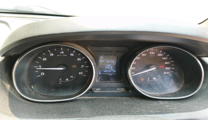 2018 Tata TIAGO NRG PETROL, CNG, Manual, 70,701 km, interior