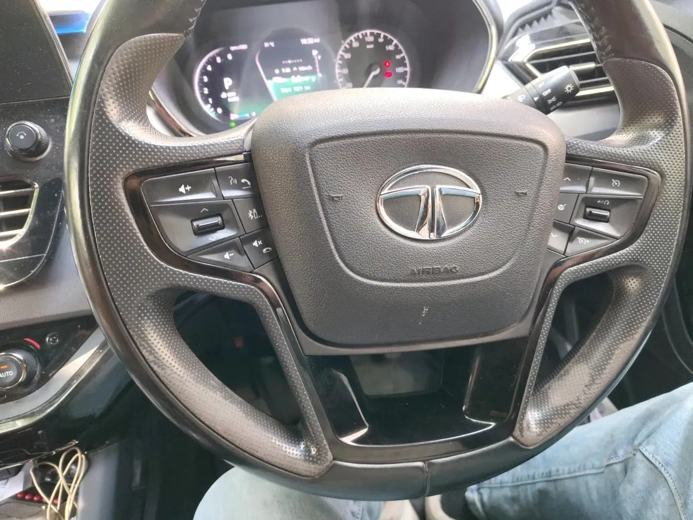 2022 Tata Safari XZA PLUS DARK EDITION, Diesel, Automatic, 95,445 km, interior