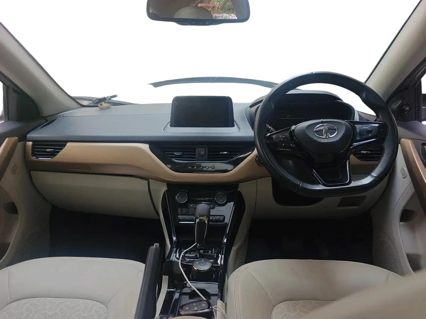 2023 Tata NEXON XZA PLUS LUXURY SUNROOF PETROL, Petrol, Automatic, 20,039 km, interior