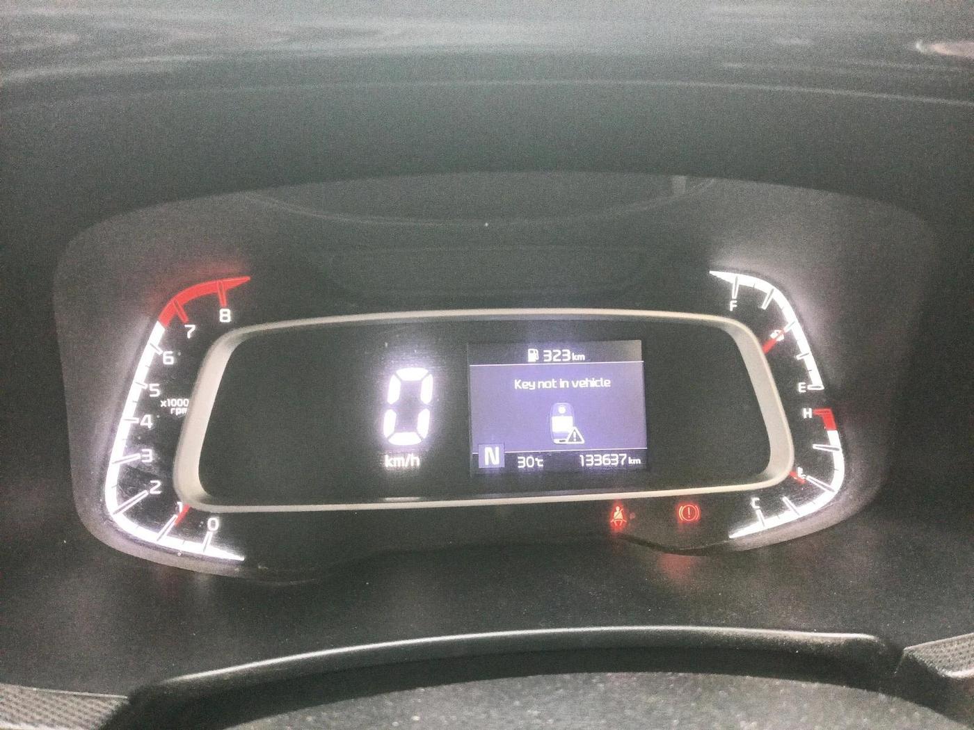 2021 KIA SONET HTX 1.0 IMT, Petrol, Manual, 1,33,637 km, interior