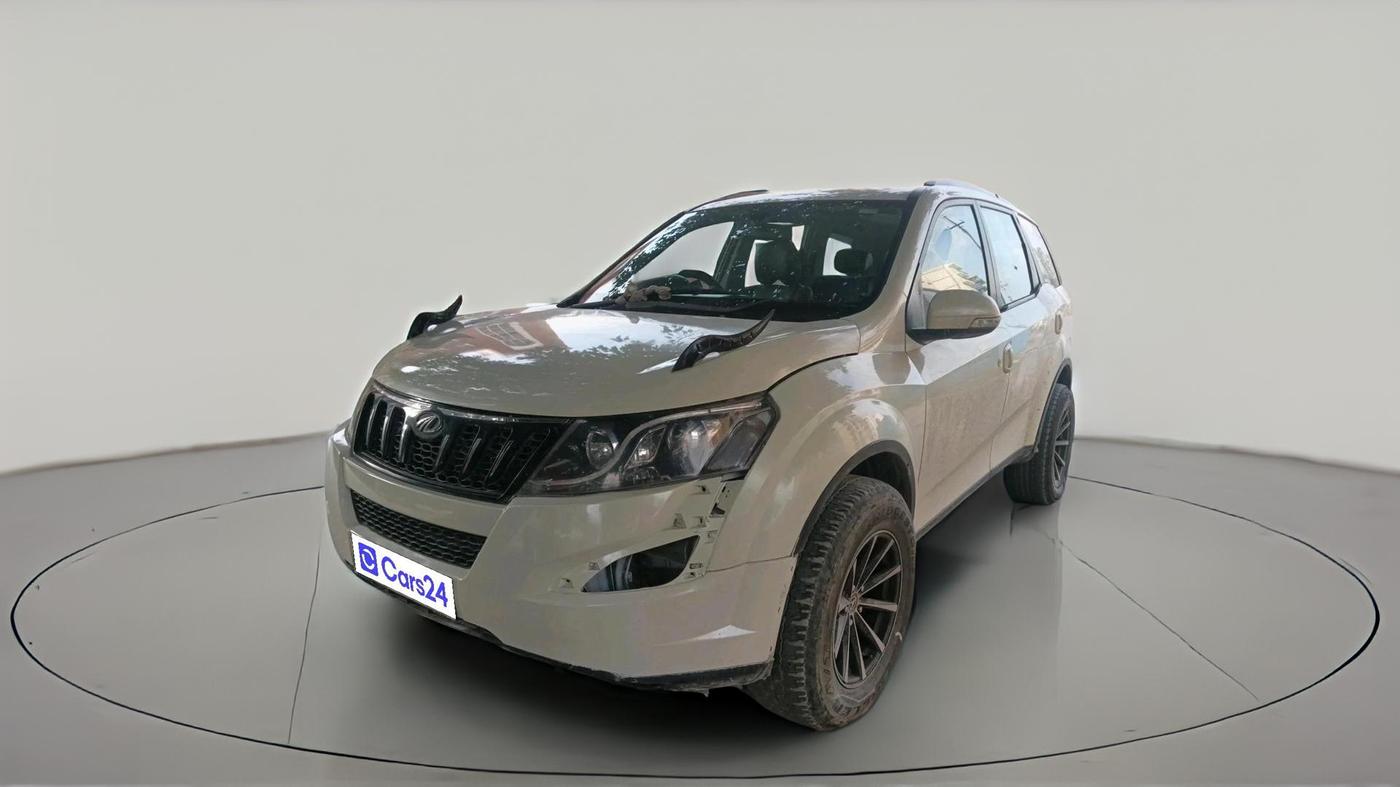 2017 Mahindra XUV500 W6 1.99, Diesel, Manual, 65,222 km, exterior