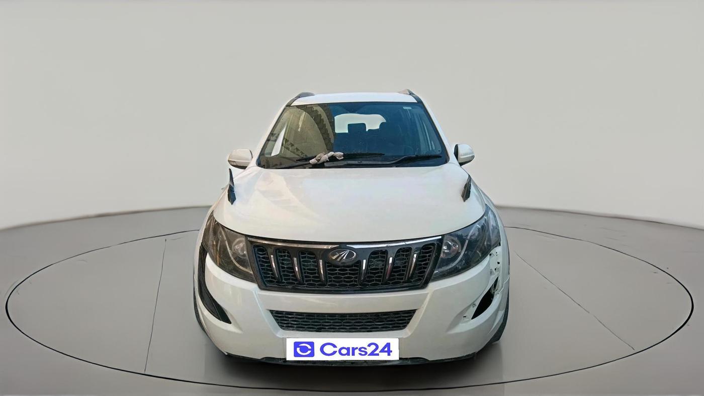 2017 Mahindra XUV500 W6 1.99, Diesel, Manual, 65,222 km, exterior