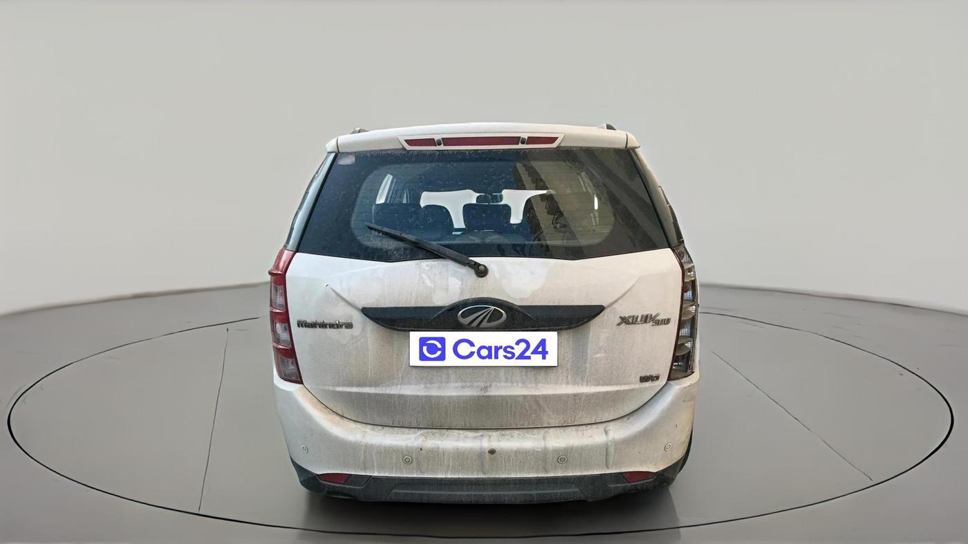 2017 Mahindra XUV500 W6 1.99, Diesel, Manual, 65,222 km, exterior