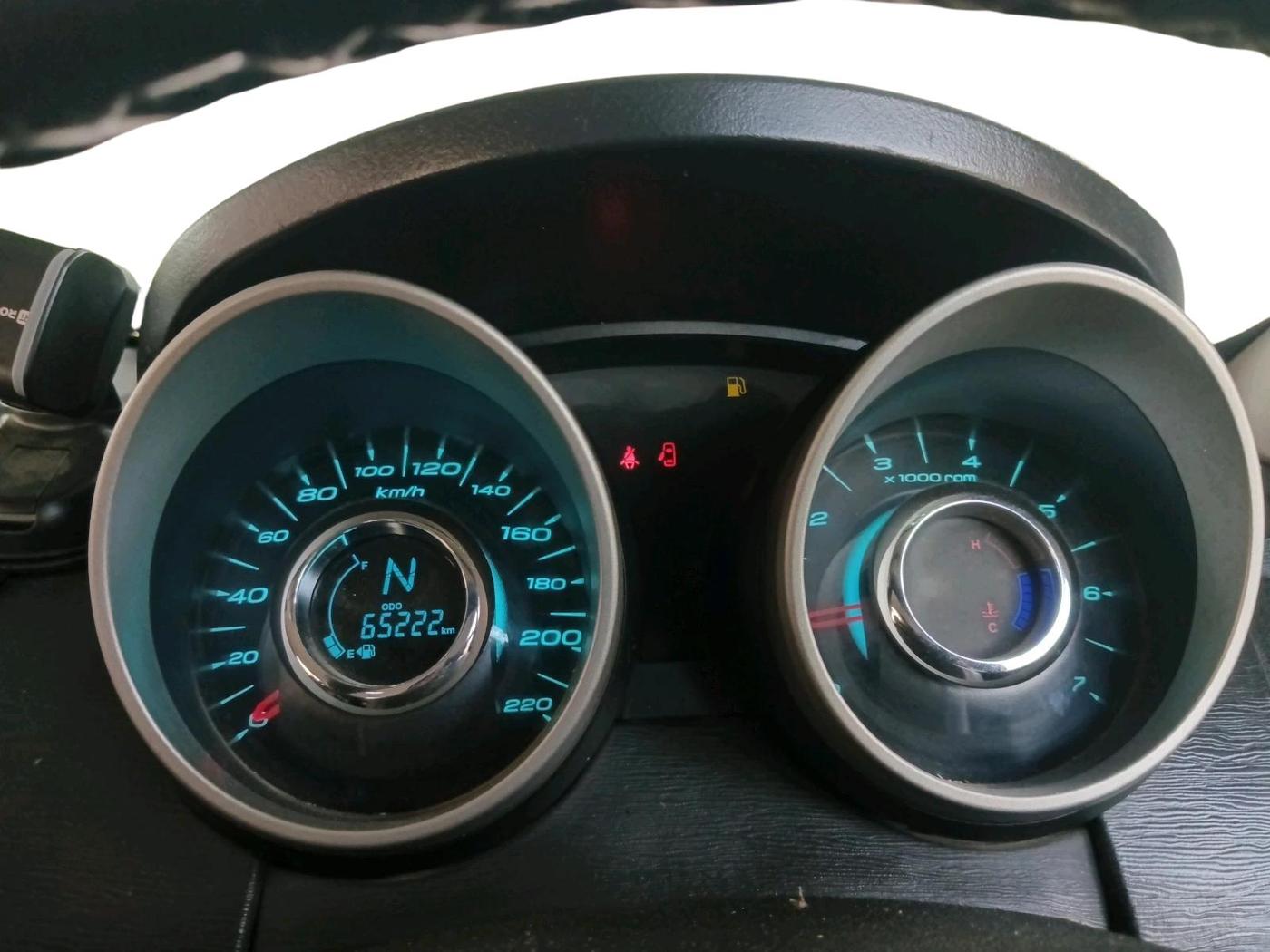 2017 Mahindra XUV500 W6 1.99, Diesel, Manual, 65,222 km, interior