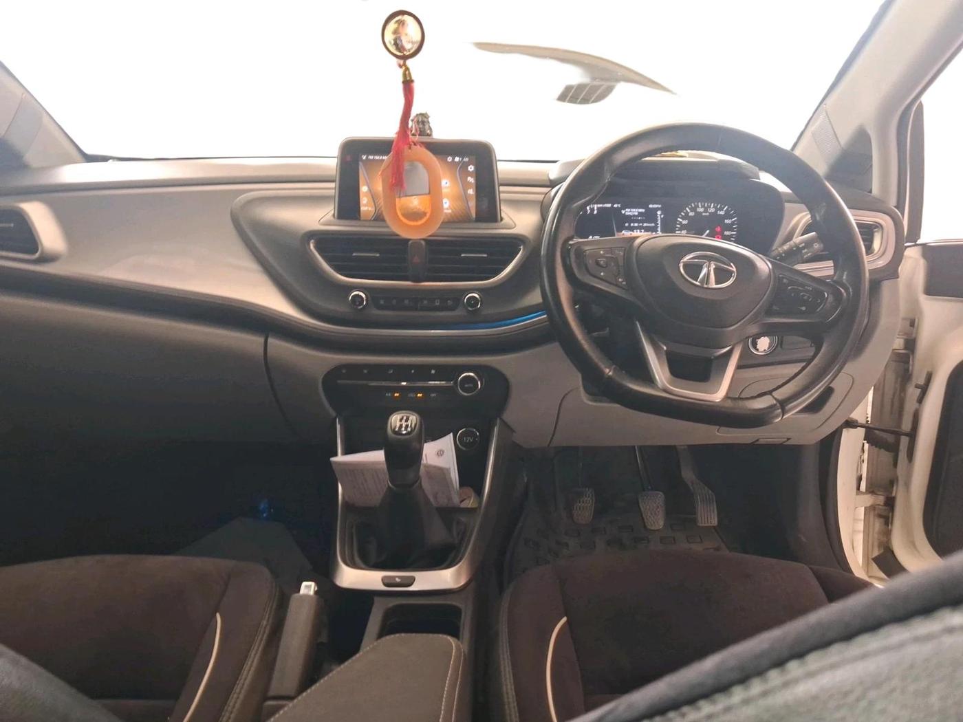 2020 Tata ALTROZ XZ PETROL, Petrol, Manual, 65,034 km, interior