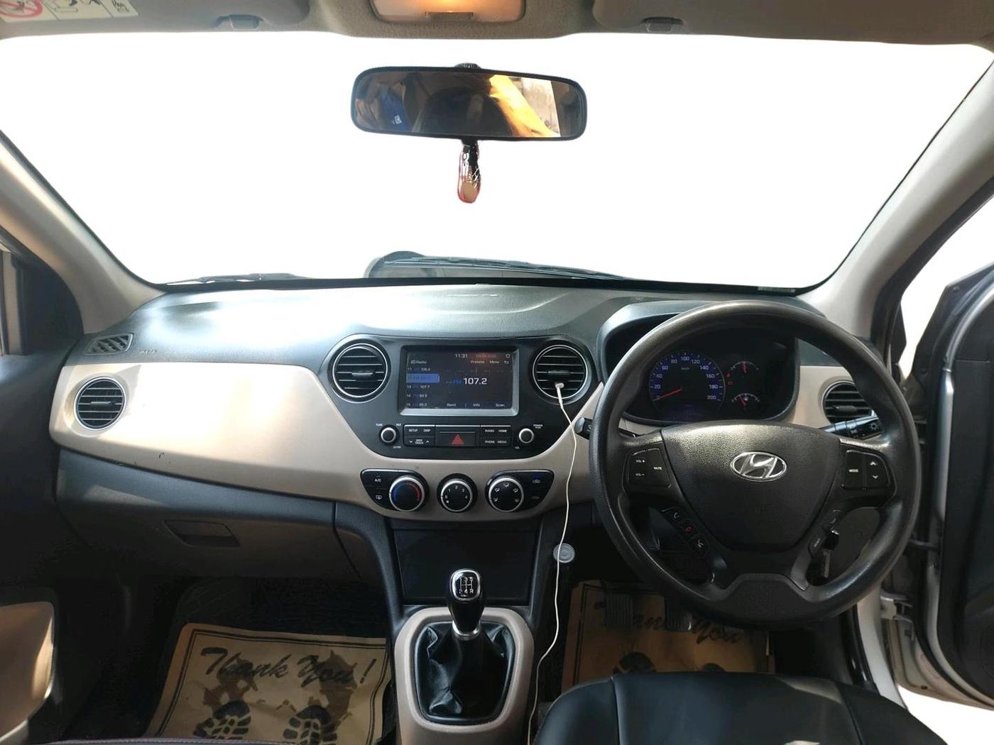 2017 Hyundai Xcent SX 1.2, CNG, Manual, 61,172 km, interior