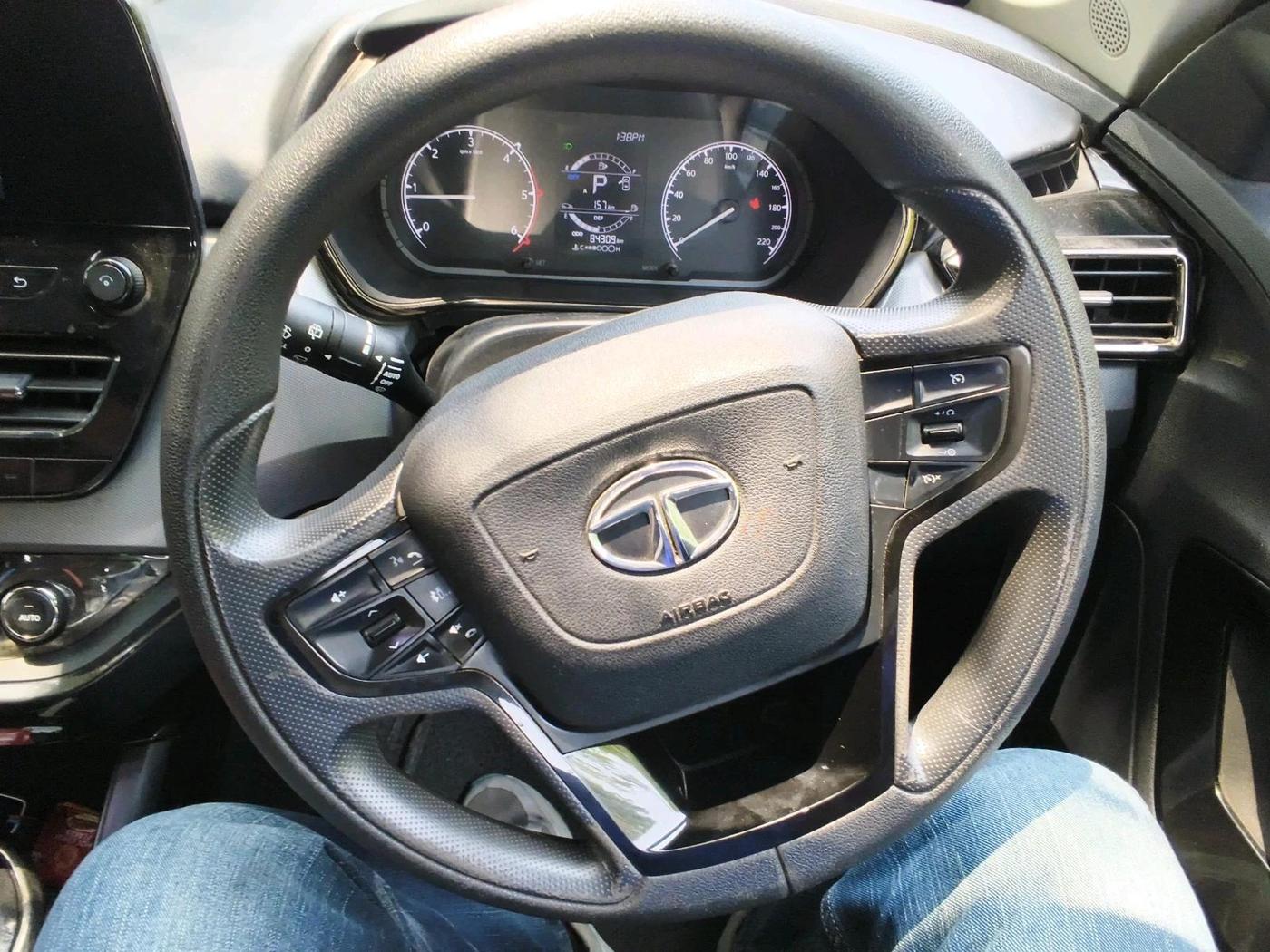 2022 Tata Harrier XTA PLUS 2.0L KRYOTEC HALO DARK EDITION , Diesel, Automatic, 84,309 km, interior