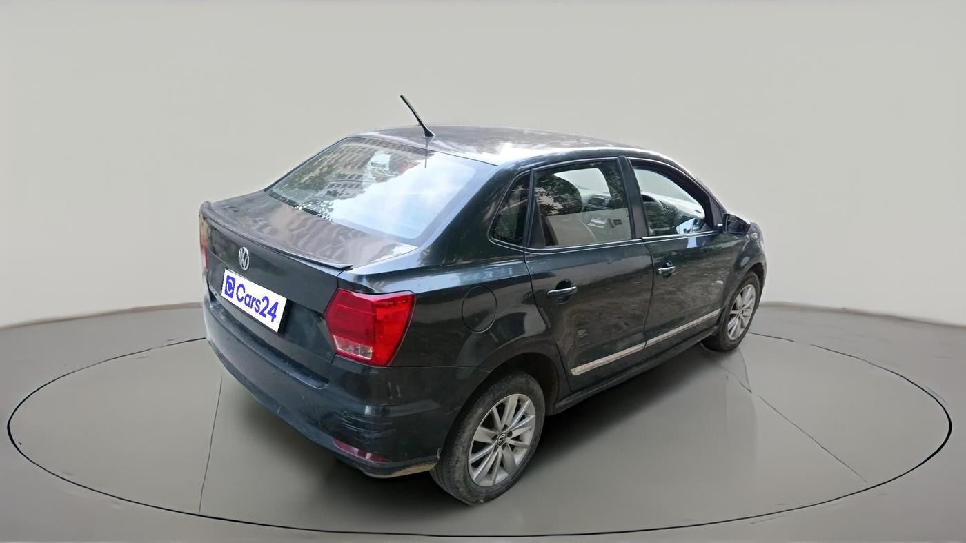 2016 Volkswagen Ameo HIGHLINE1.2L, Petrol, Manual, 1,15,995 km, exterior