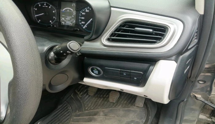 2022 Tata ALTROZ XZ PETROL, Petrol, Manual, 23,596 km, interior