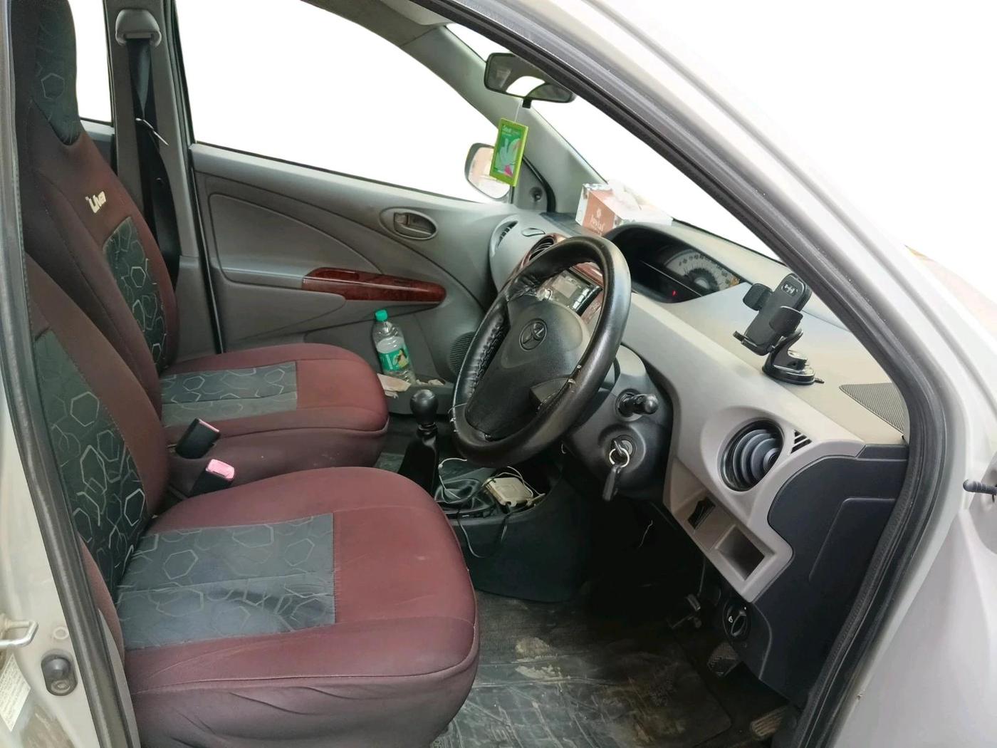 2011 Toyota Etios Liva G, CNG, Manual, 1,53,278 km, interior
