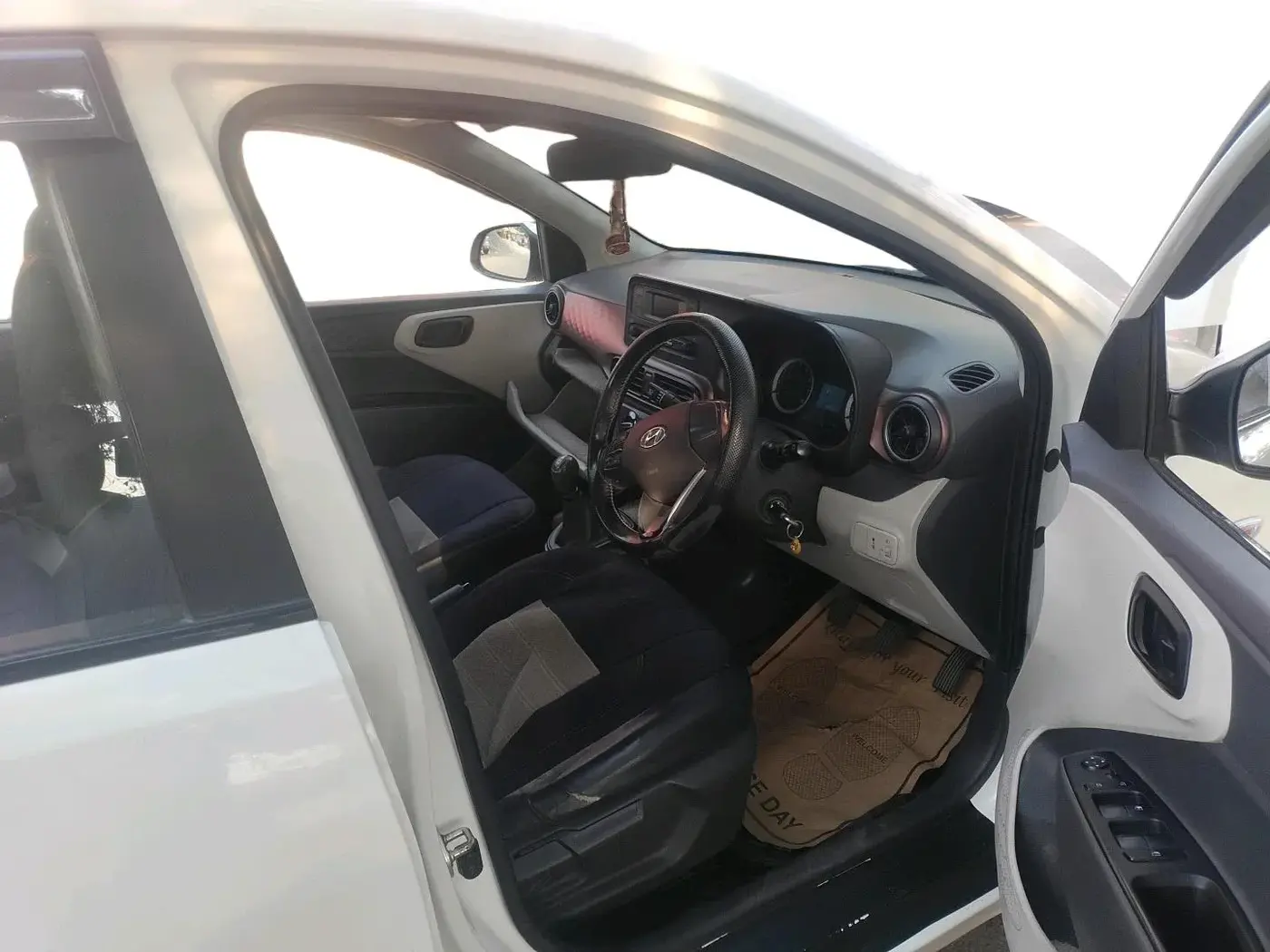 2022 Hyundai AURA S 1.2 CNG, CNG, Manual, 86,373 km, interior