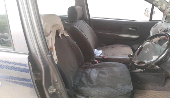 2011 Maruti Wagon R 1.0 LXI, Petrol, Manual, 1,25,746 km, interior
