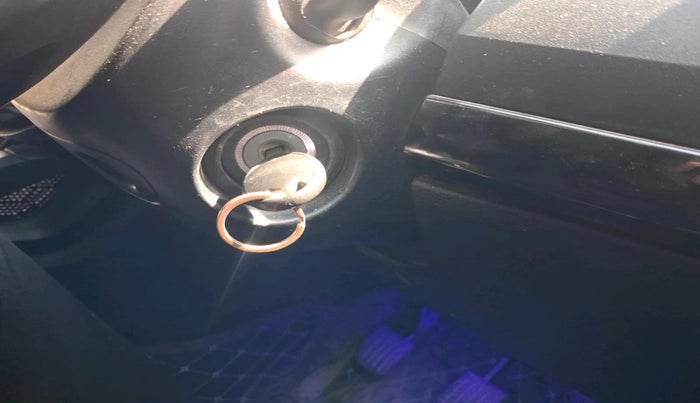 2019 Tata Harrier XE 2.0L KRYOTEC, Diesel, Manual, 1,26,470 km, interior