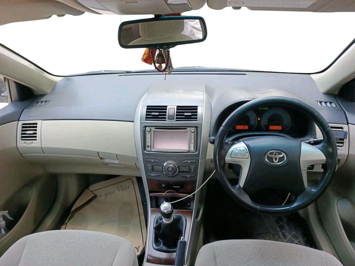2013 Toyota Corolla Altis G PETROL, Petrol, Manual, 1,37,373 km, interior