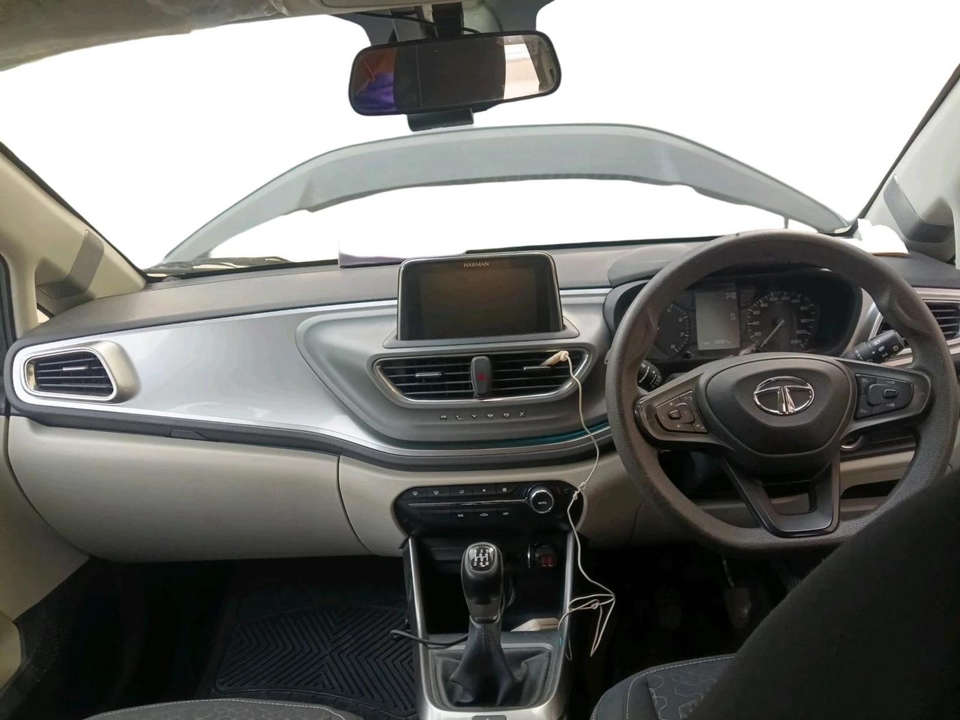 2021 Tata ALTROZ XZ PETROL, Petrol, Manual, 38,087 km, interior
