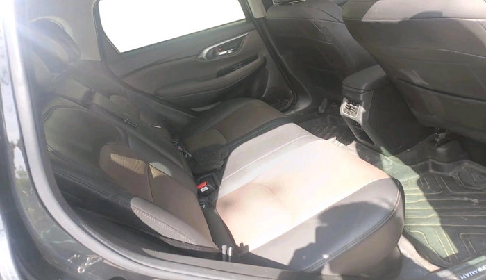 2024 Toyota URBAN CRUISER HYRYDER V HYBRID, Hybrid, Automatic, 4,159 km, interior